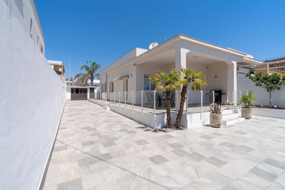Luxury Villa Falaride con piscina Villa in Avola