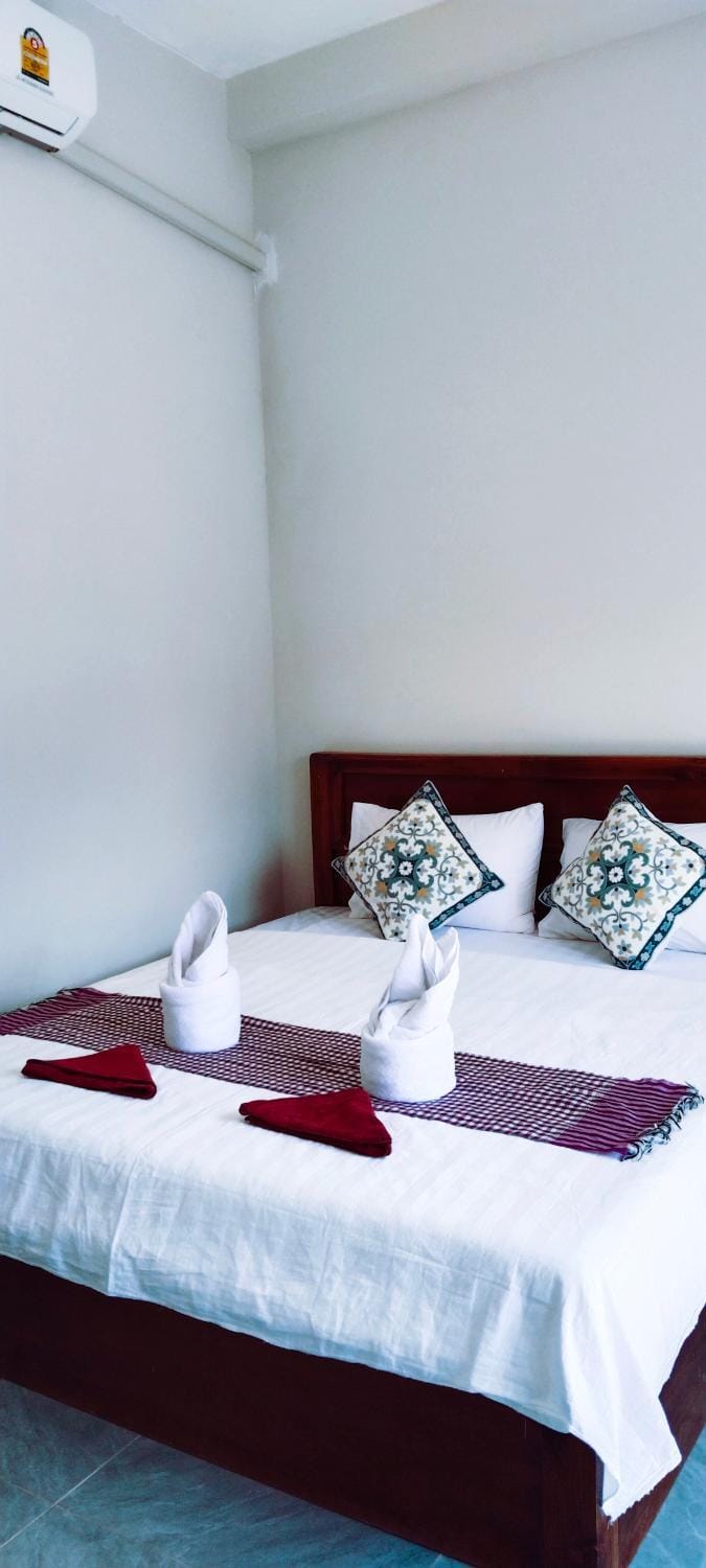 PHO SAI River View Bed and Breakfast in Luang Prabang Province, Laos