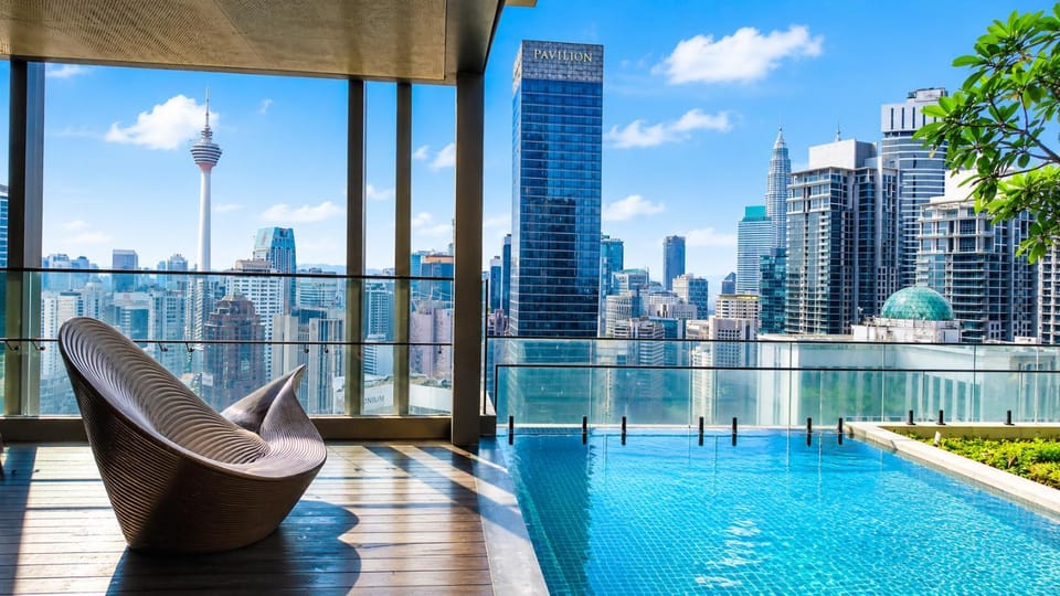 Property building, Natural landscape, Balcony/Terrace, City view, Pool view