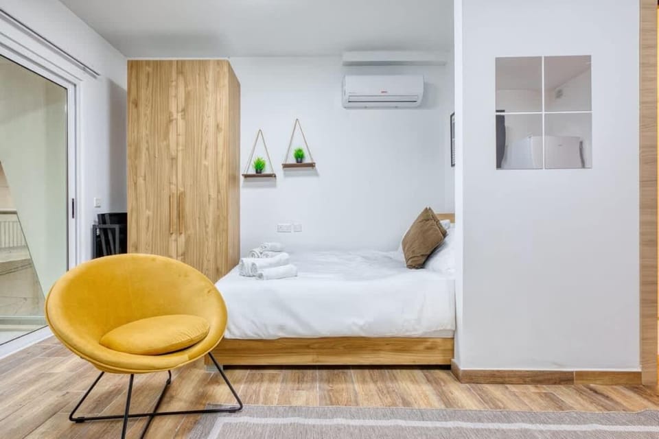 Quiet Cosy & Central Studio Suite Apartment in Malta