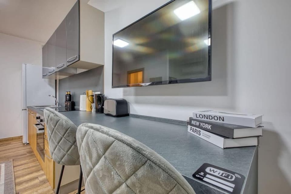 Quiet Cosy & Central Studio Suite Apartment in Malta