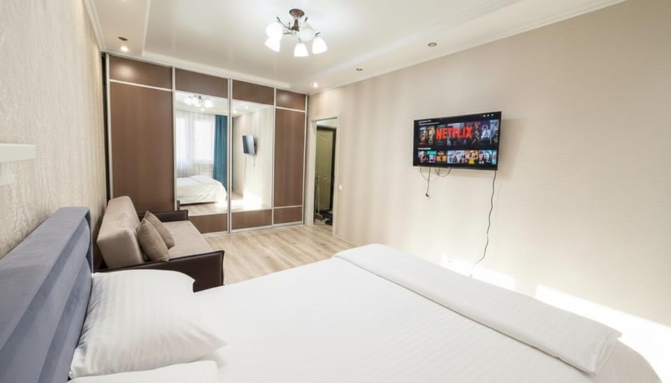 Bed, TV and multimedia, Living room, Bedroom