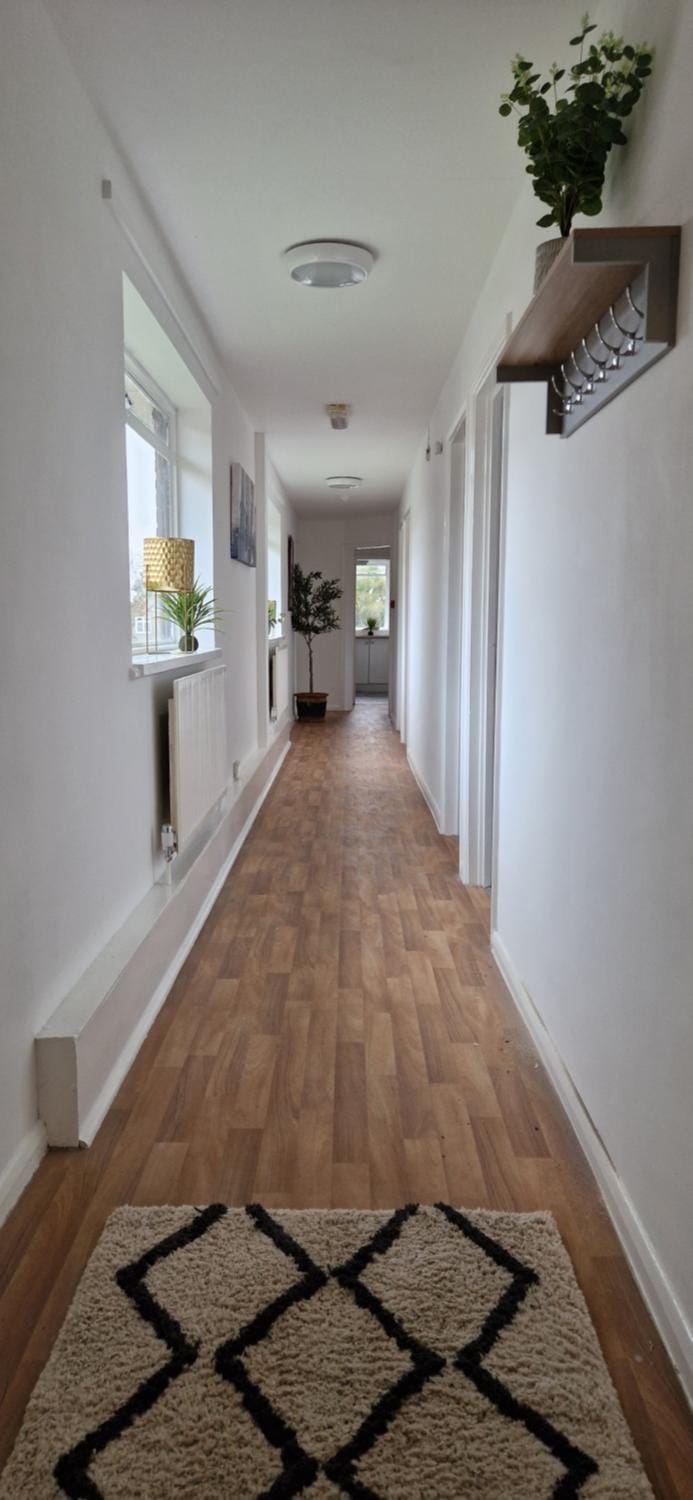 Willow Cottage Modern 4-Guest Escape Free Parking Apartment in Molesey