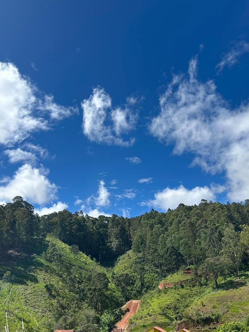 Chalé 2 com hidromassagem Nature lodge in Camanducaia