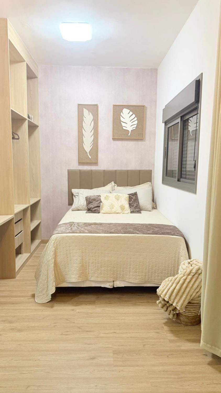 Bed, Photo of the whole room, towels
