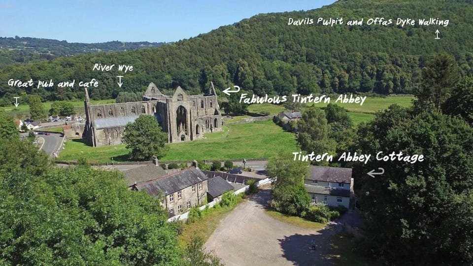 Nearby landmark, Day, Natural landscape, Bird's eye view, Hiking, Text overlay, Landmark view