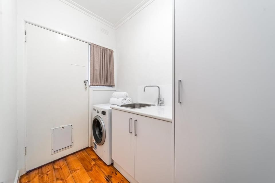 Great for groups, sleeps 11, pet friendly, CBD 4km House in Bendigo
