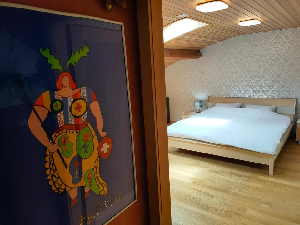 Photo of the whole room, Bedroom