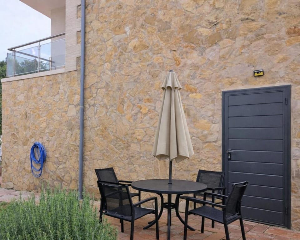 Chalet con jardin cerca de la playa Chalet in Balearic Islands