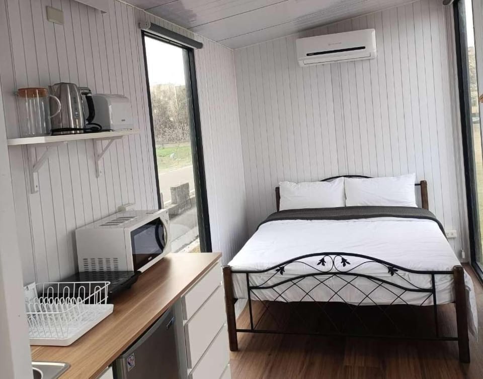 Kitchen or kitchenette, Bedroom, air conditioner