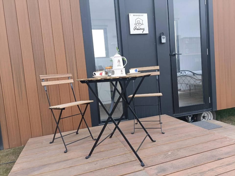 Patio, Day