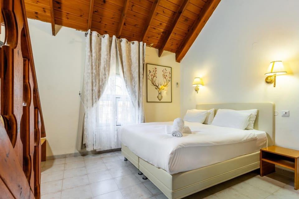 Jacob Ha-Tzayadim Hotel in North District