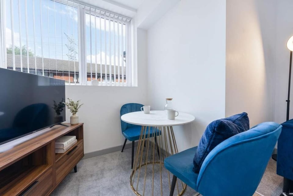 Modern 1 Bed Budget Apartment in Dudley with Wifi Apartment in Stourbridge
