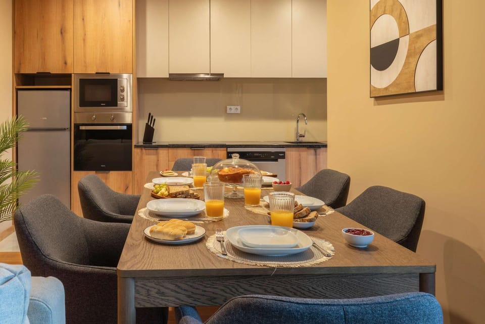 Kitchen or kitchenette, Living room, Dining area, pet friendly, stove