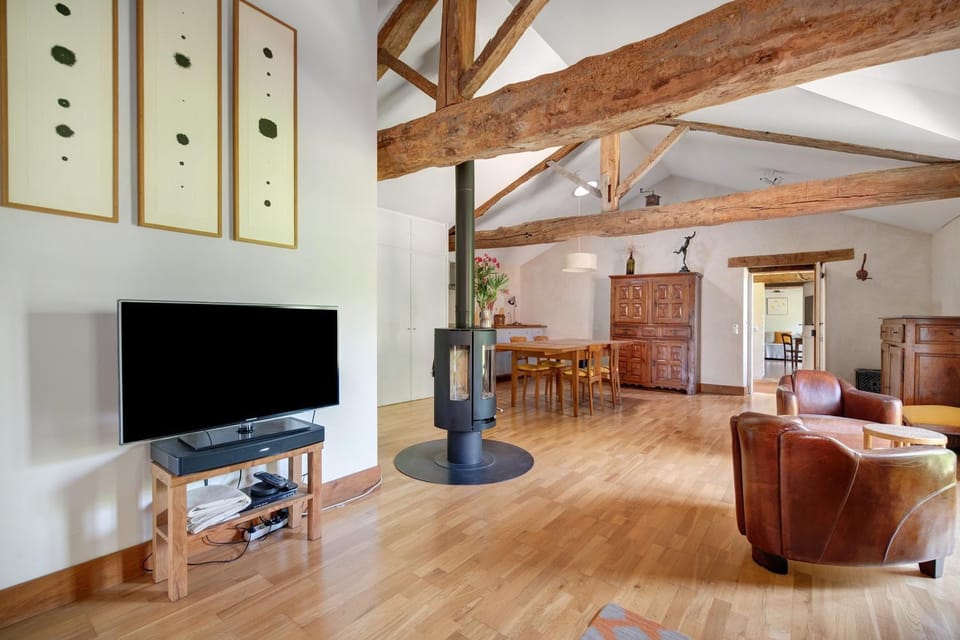 Le Loft Du Chant Du Buc Apartment in Occitanie