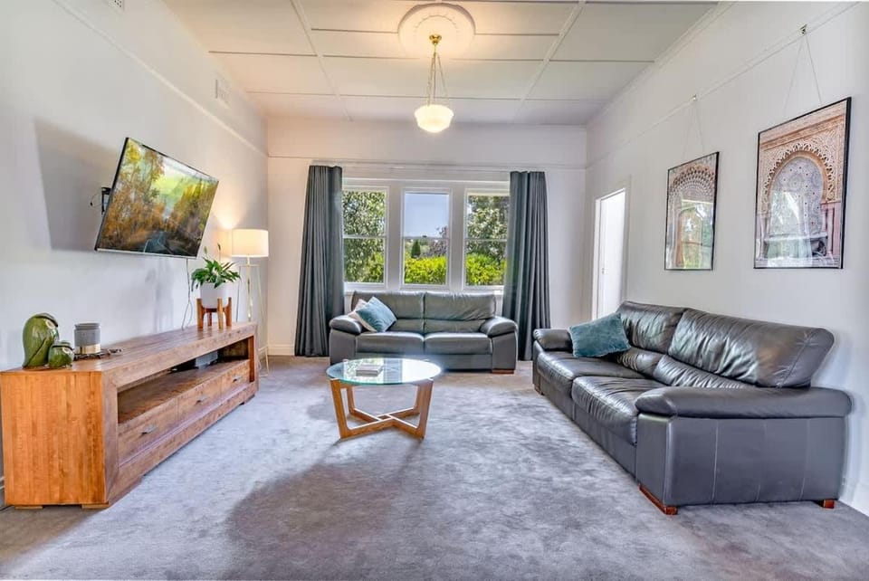 Family home, pet friendly, sleeps 10, CBD 1km House in Bendigo