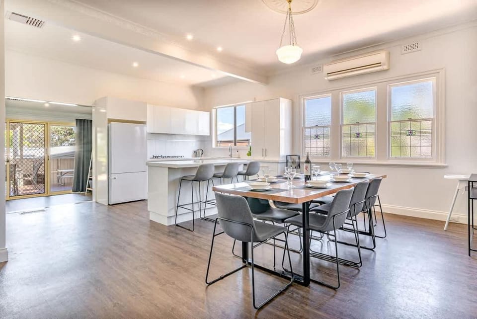 Family home, pet friendly, sleeps 10, CBD 1km House in Bendigo