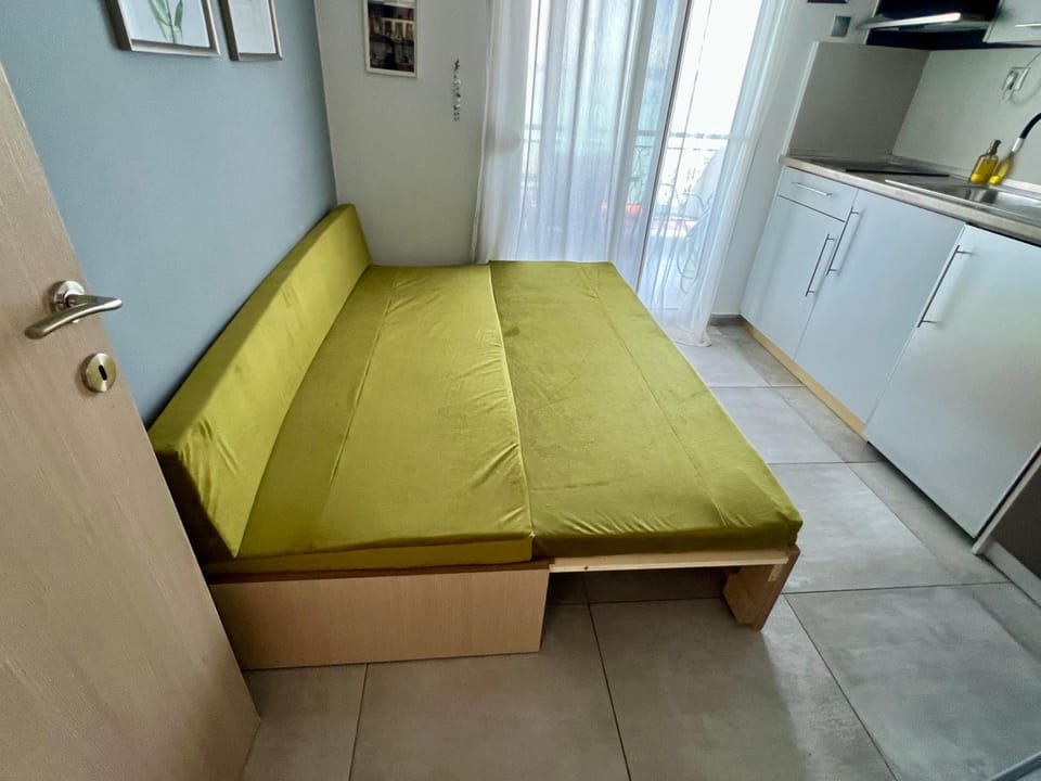 Bed, Kitchen or kitchenette, Photo of the whole room