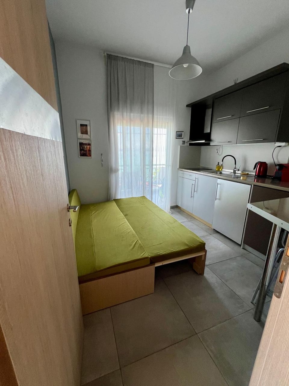 Bed, Kitchen or kitchenette, Photo of the whole room