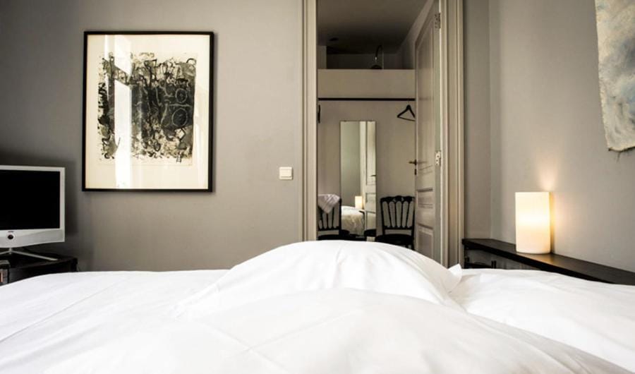 Bed, TV and multimedia, Bedroom