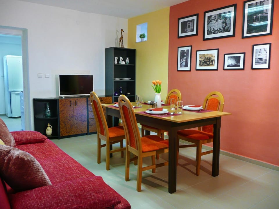 Kitchen or kitchenette, kitchen, kitchen