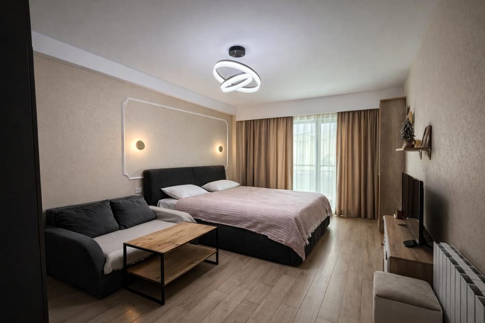 Bed, Living room, Photo of the whole room, Seating area, Bedroom