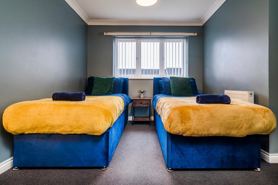 3 Bed 1,5 Bath Parking House in Nottingham