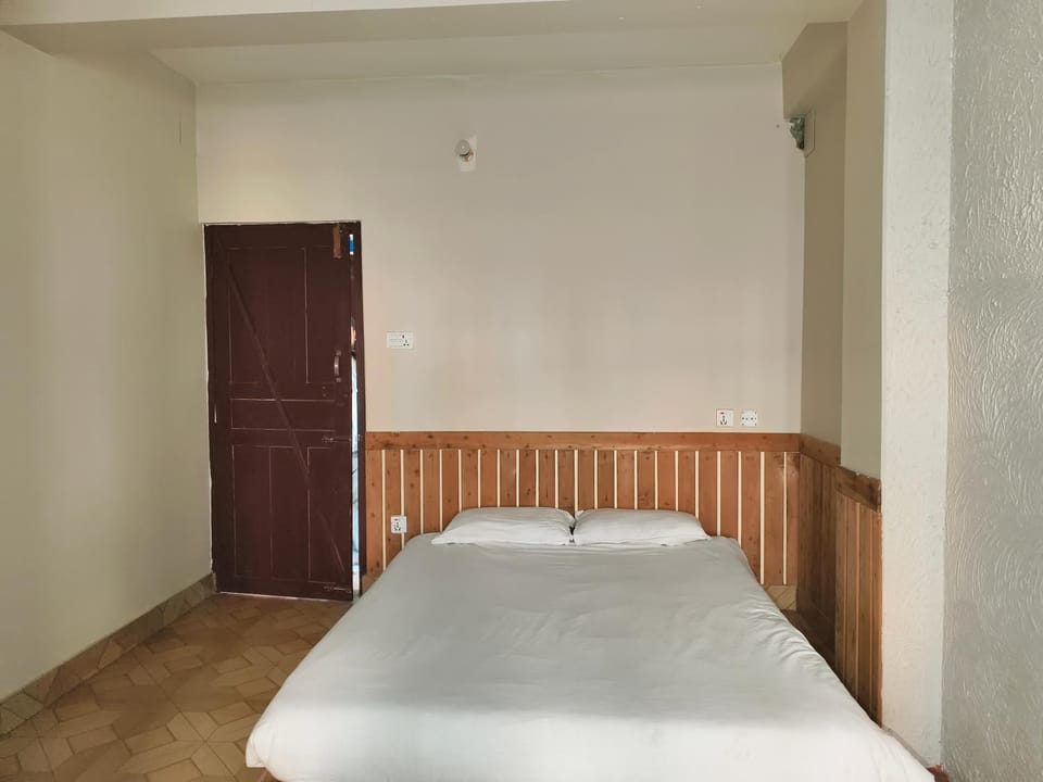 Restaurant/places to eat, Bed, Breakfast