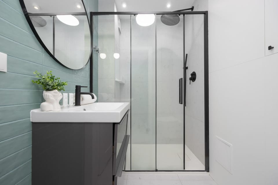 Shower, Bathroom