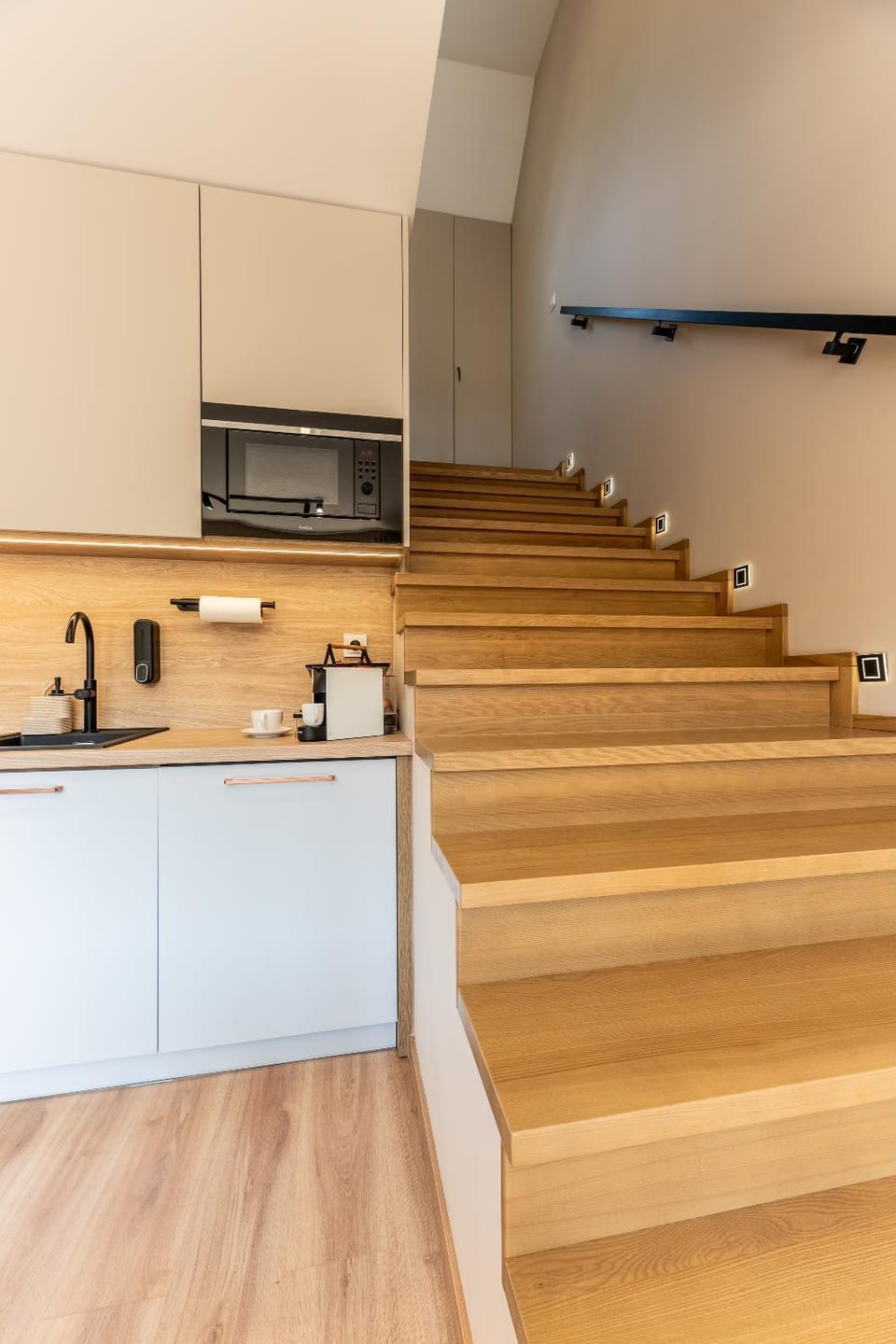 Coffee/tea facilities, Kitchen or kitchenette, microwave