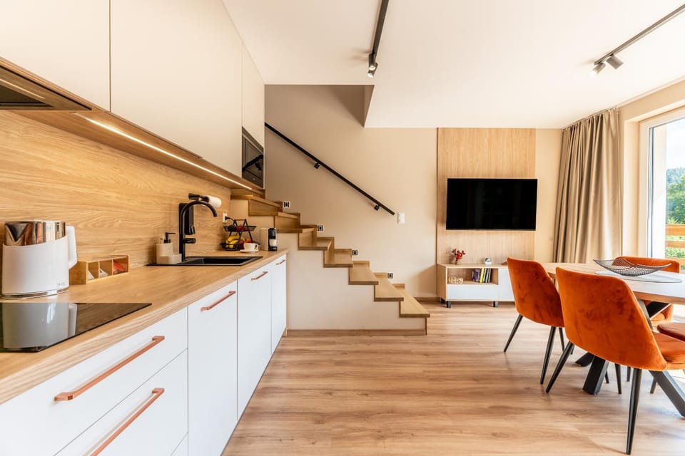 Communal lounge/ TV room, Coffee/tea facilities, Kitchen or kitchenette, Living room, Dining area, stove