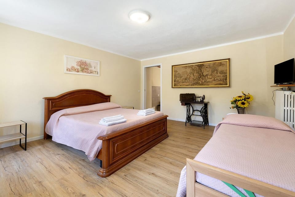 Living room, Bedroom