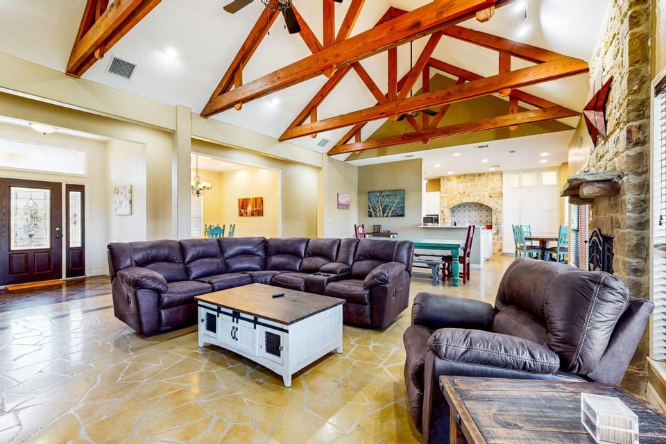 Riverfront home on Lake Seguin with dock, kayaks, beautiful views & air hockey House in Seguin