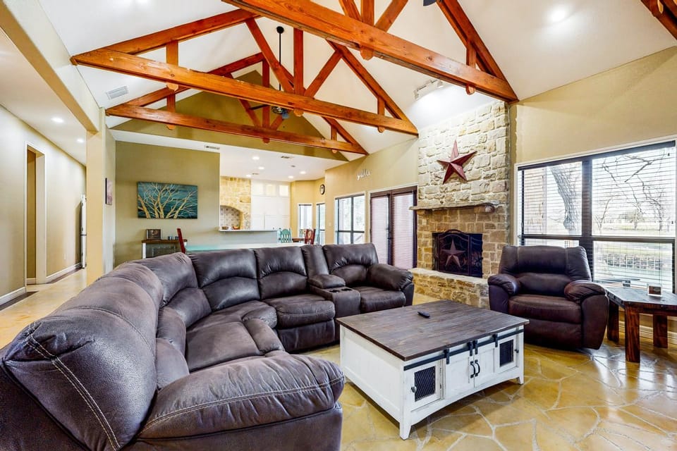 Riverfront home on Lake Seguin with dock, kayaks, beautiful views & air hockey House in Seguin