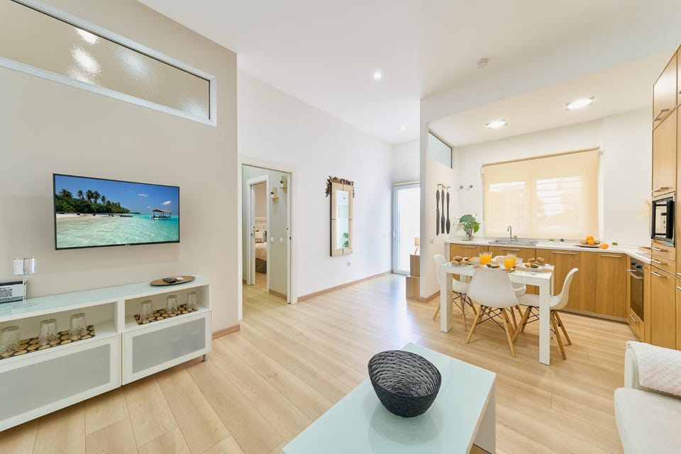 TV and multimedia, Dining area