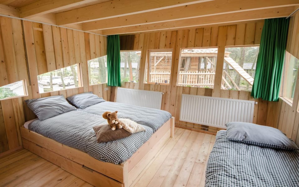 Wooden Lodge Victor de Vos I Slapen in een echte boomhut House in North Brabant (province)