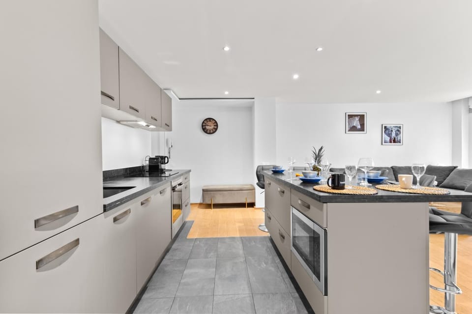 Kitchen or kitchenette, Dining area, dishwasher, microwave, oven, stove, toaster