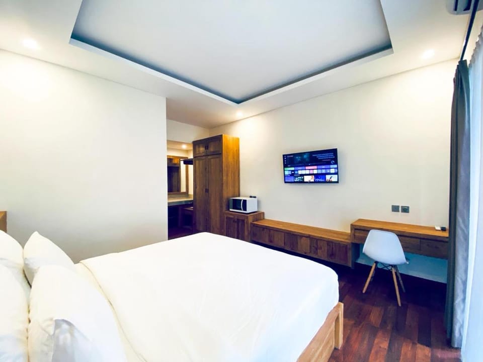 Property building, Communal lounge/ TV room, Bed, TV and multimedia, Bedroom