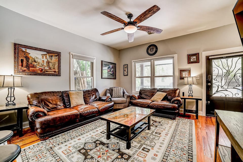 Dog-friendly home with large patio, W/D & central AC House in San Antonio