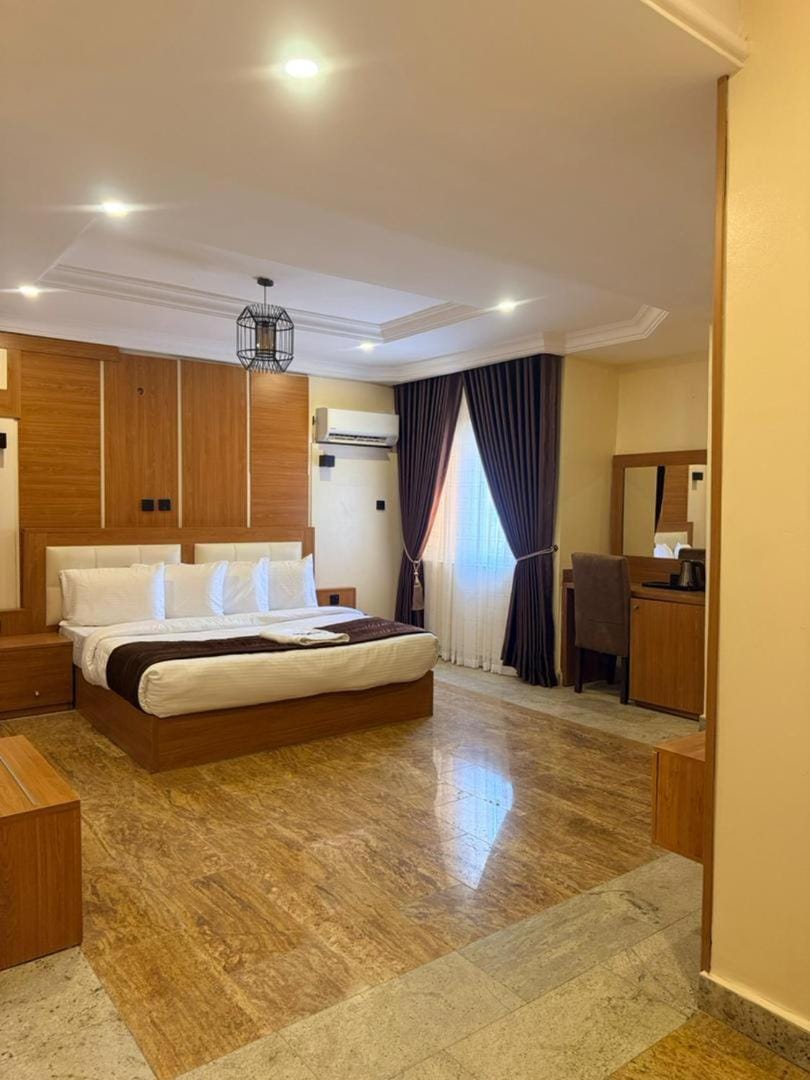 Bedroom, air conditioner