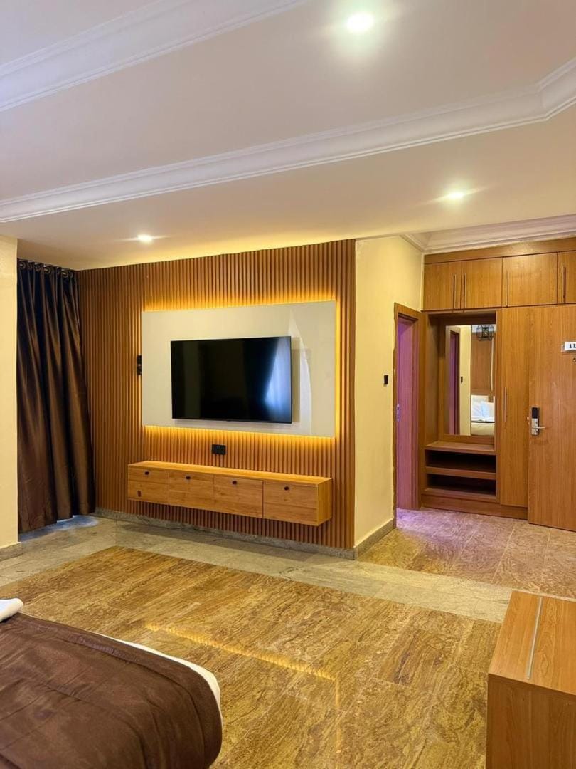 Entertainment, wardrobe