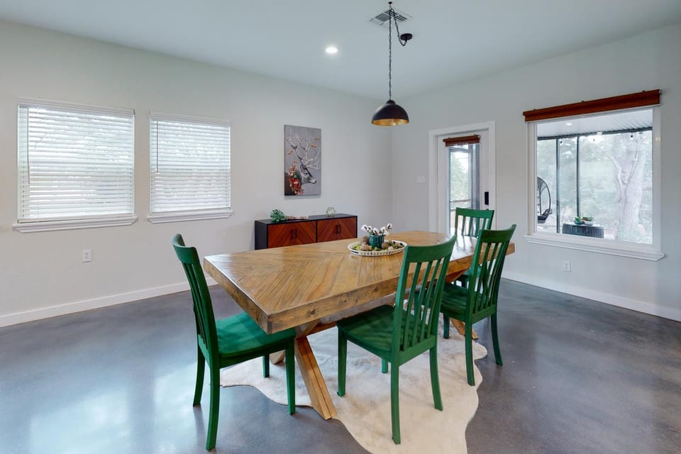 Secluded home with firepit, gas grill, central AC, game room, W/D House in Rio Grande