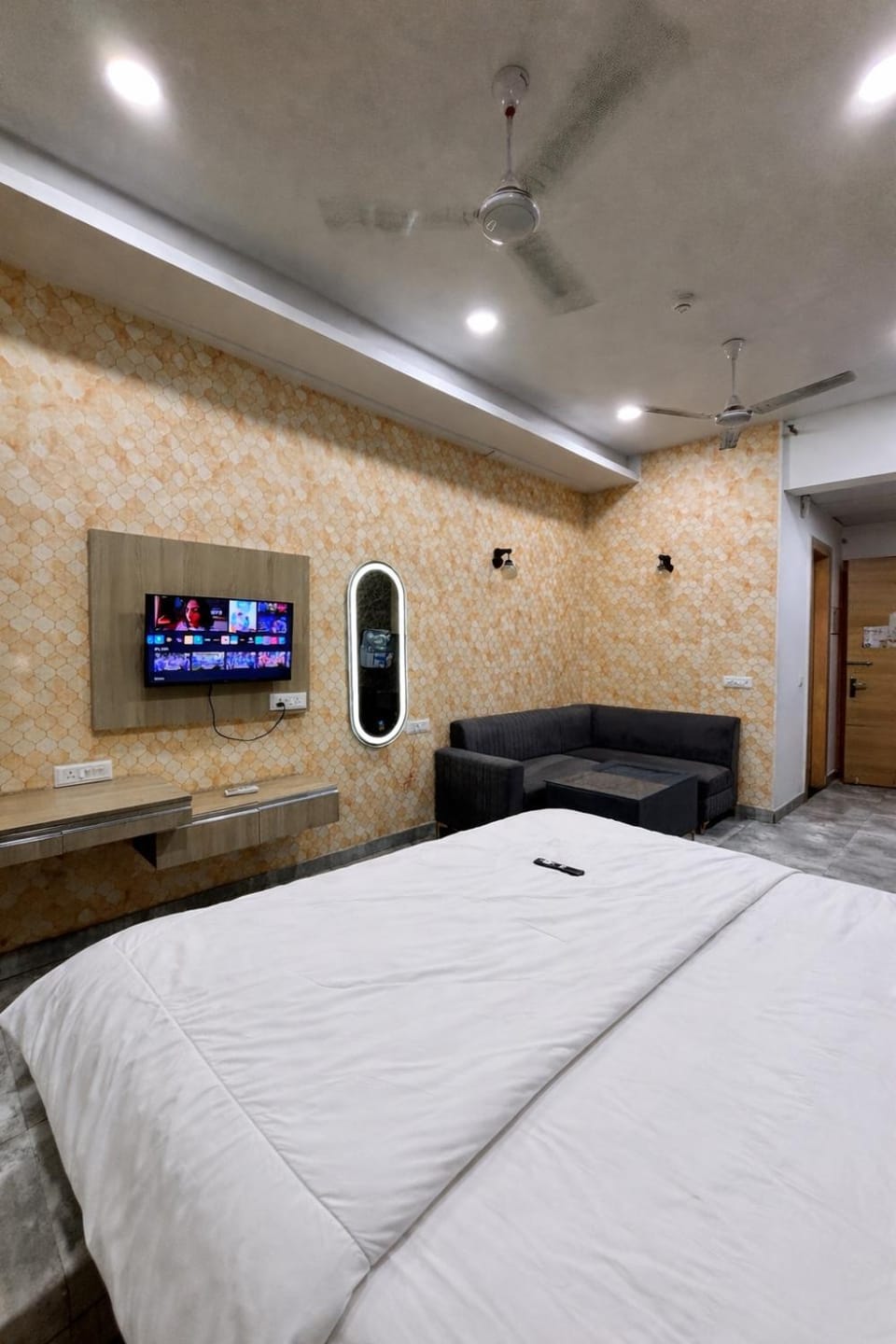 City View Studio Apartment in Noida