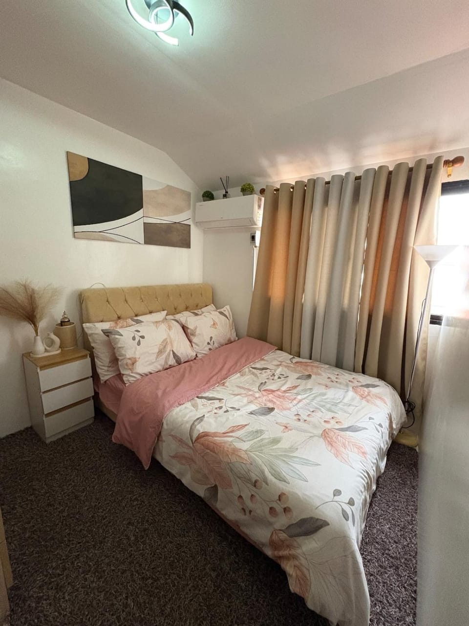 Entire House-Reduta'a Residences Apartment in Angeles