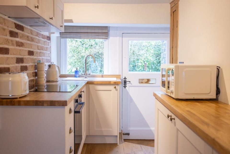 Kitchen or kitchenette, pet friendly, toaster