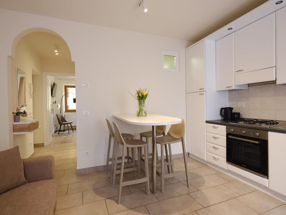 Kitchen or kitchenette, Living room, Dining area, oven, stove