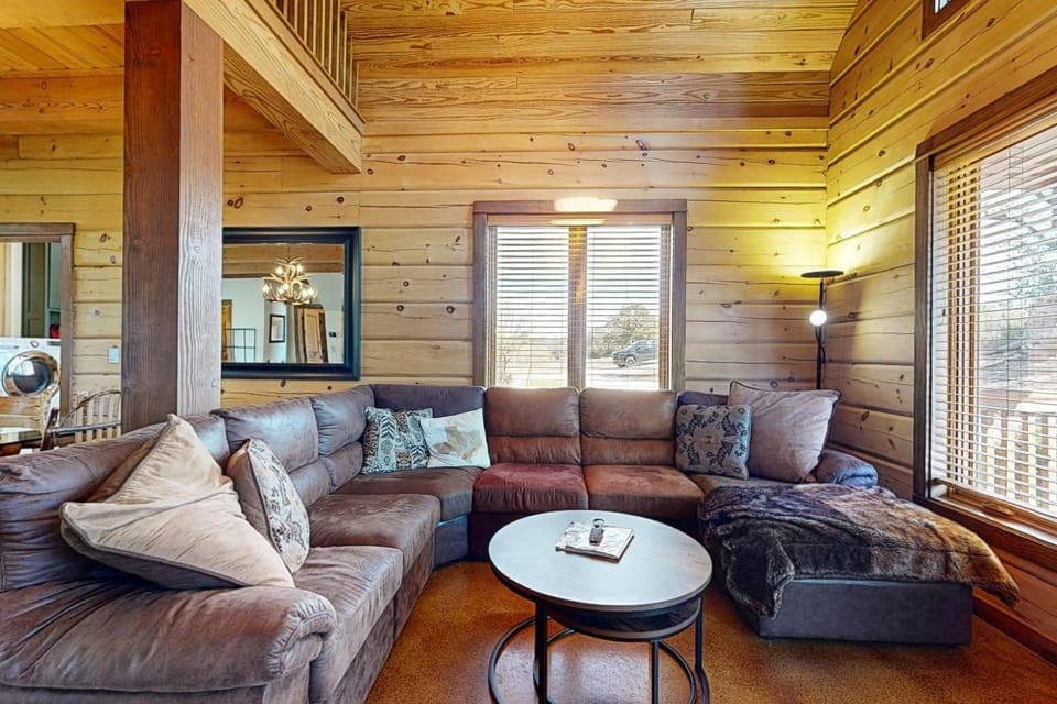Luxe Lake Living with Bonus Bunk Area & Private Boat Parking - Dogs Welcome House in Canyon Lake