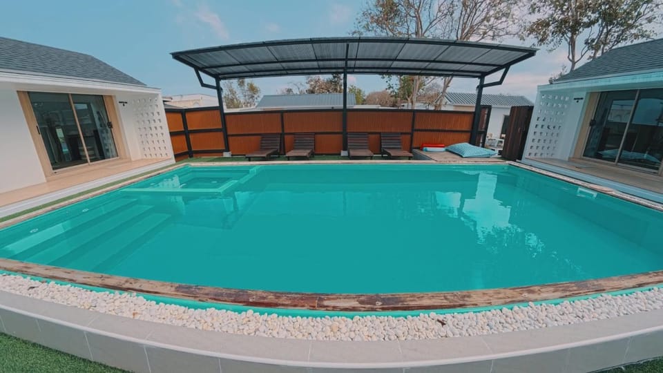 Hotelru Koh Larn-โฮเต็ลรุ เกาะล้าน Bed and Breakfast in Chon Buri Changwat