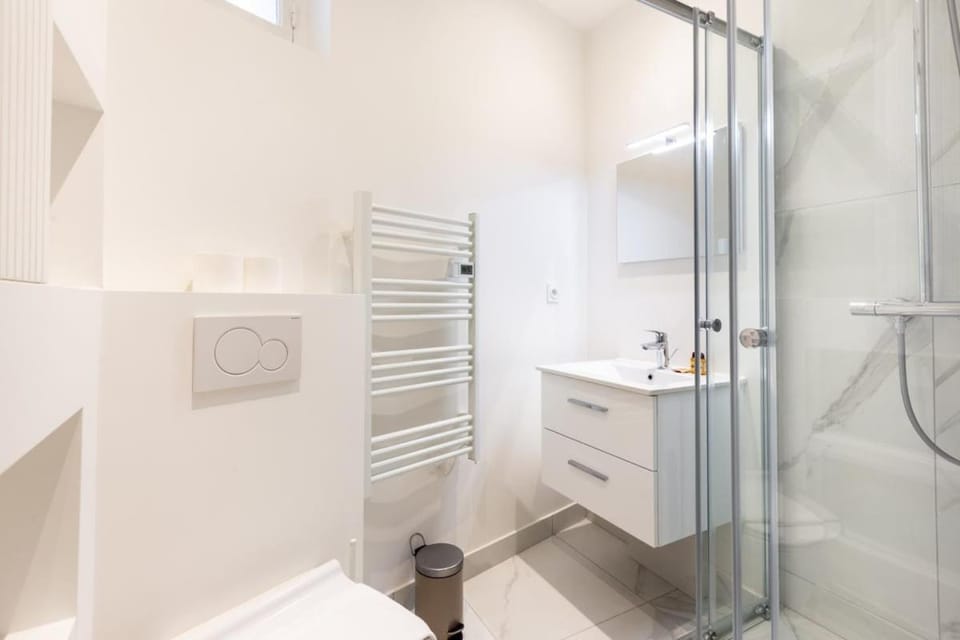 Eiffel Tower Invalides Renovated Apartment in Paris