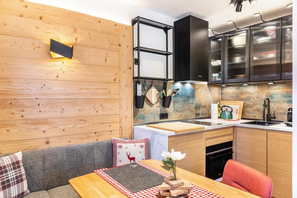 Kitchen or kitchenette, Living room